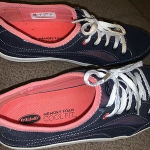 Dr. Scholl’s women’s size 7 walking shoes